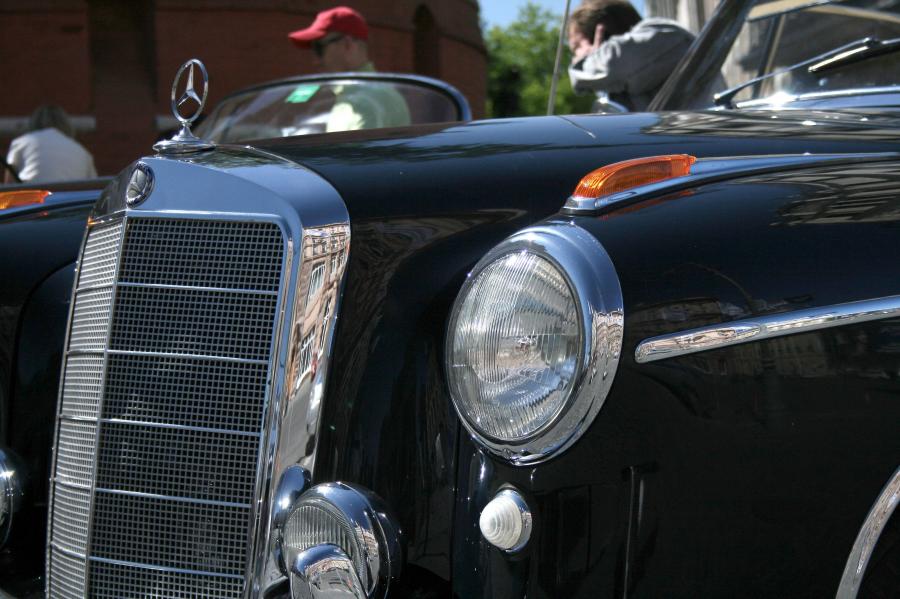  Mercedes-Benz 220S 1956 года  (фото 9 из 19)